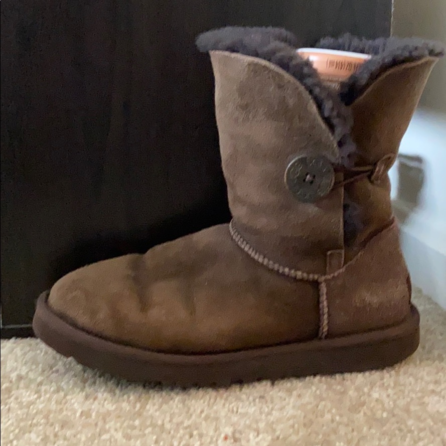Bailey Button Brown Uggs!